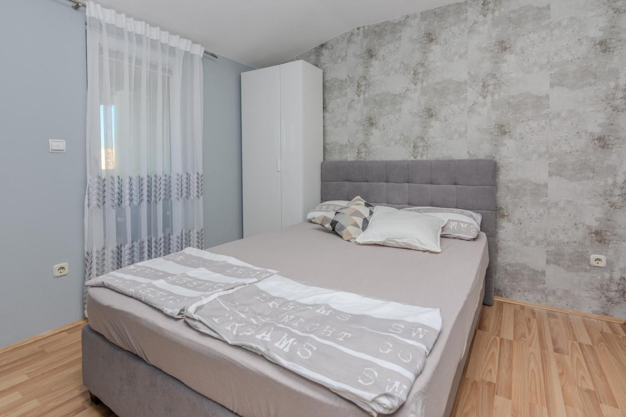 Apartments By The Sea Vir - Lozice, Vir - 18593 Exterior foto